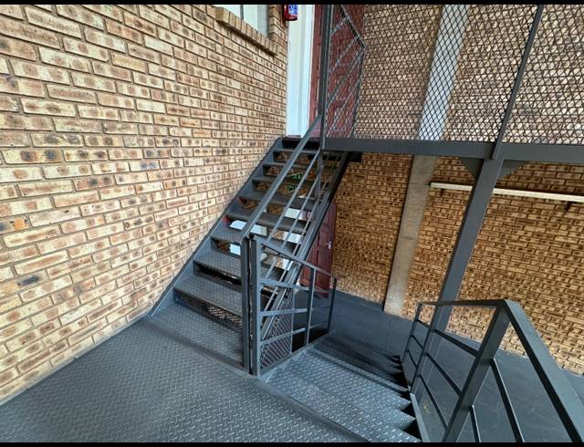 278M² WAREHOUSE TO LET IN STORMILL
